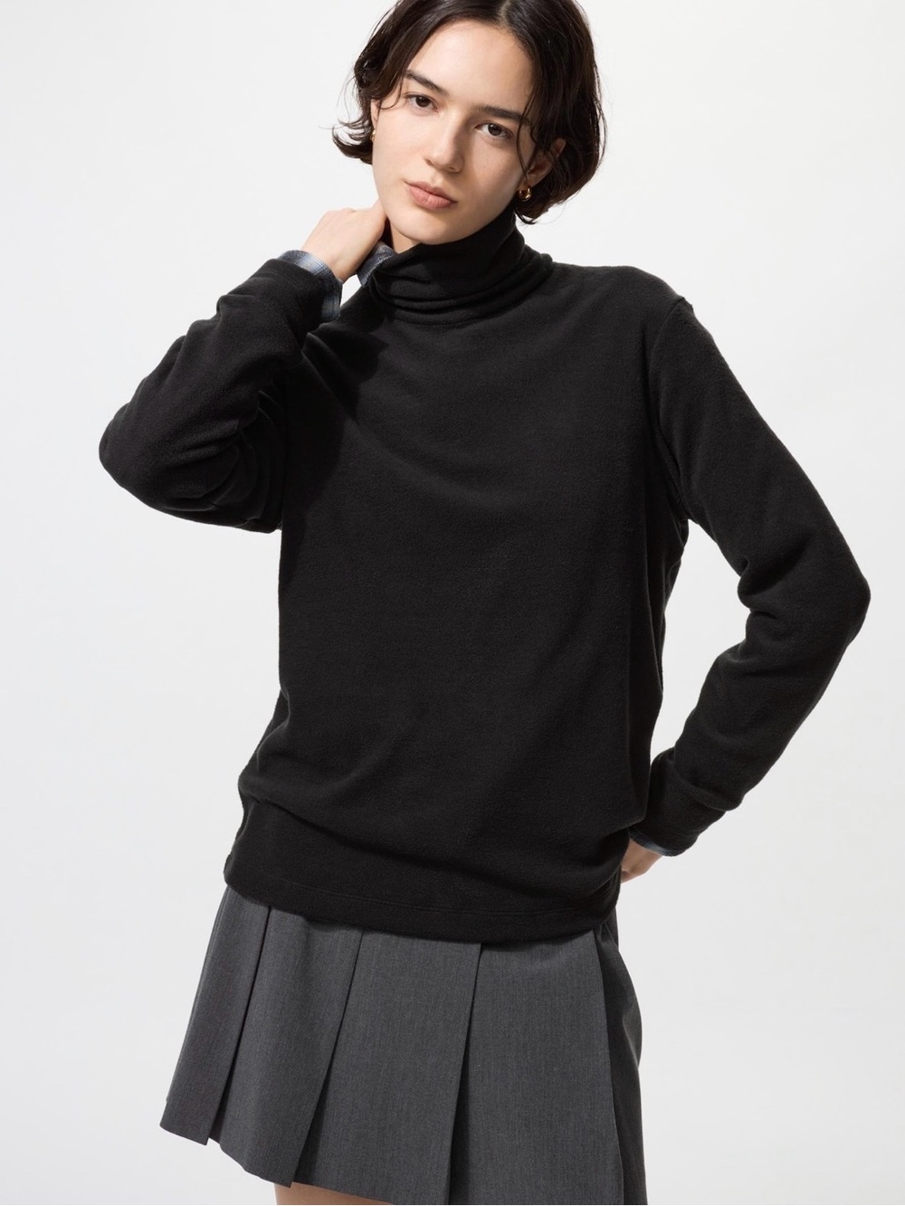 UNIQLO HEATTECH Black Turtleneck Thermal Top Minimalist Size XS